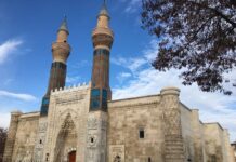 Konstantinos Forumu ve Çemberlitaş Sütunu